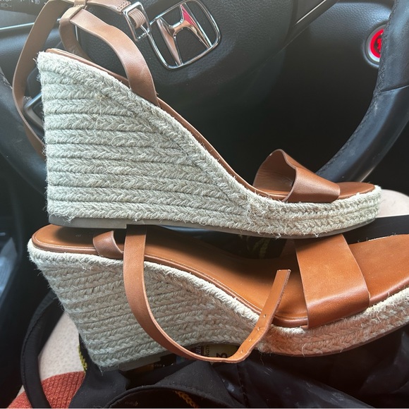 A New Day Wedge Heels - Picture 5 of 8